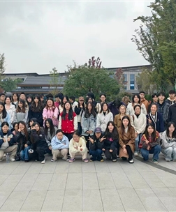 零距离感受职场—— 设计艺术学院师生赴威凤文化科技参观交流