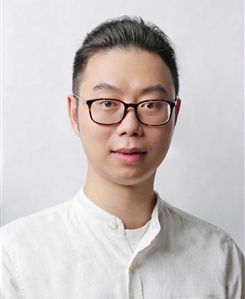 视觉传达设计教研室主任-李易