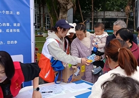 设计艺术学院学子深入两河社区开展志愿服务，搭建社区“连心桥”