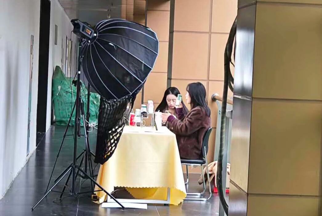 11.21 设计艺术学院师生参观访问虎尔电子商务有限公司3 11.21 设计艺术学院师生参观访问虎尔电子商务有限公司3