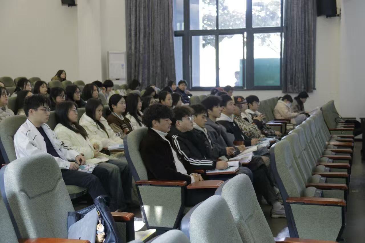 观摩赋能，范例驱动：设计艺术学院教学观摩活动开启课堂进阶新篇章（3)