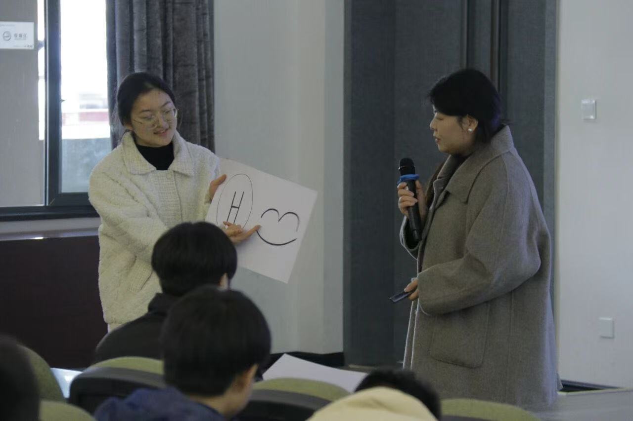 观摩赋能，范例驱动：设计艺术学院教学观摩活动开启课堂进阶新篇章（4)