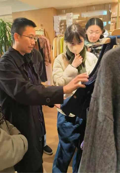 设计艺术学院走访成都远家品牌  拓展产教融合新路径（3)