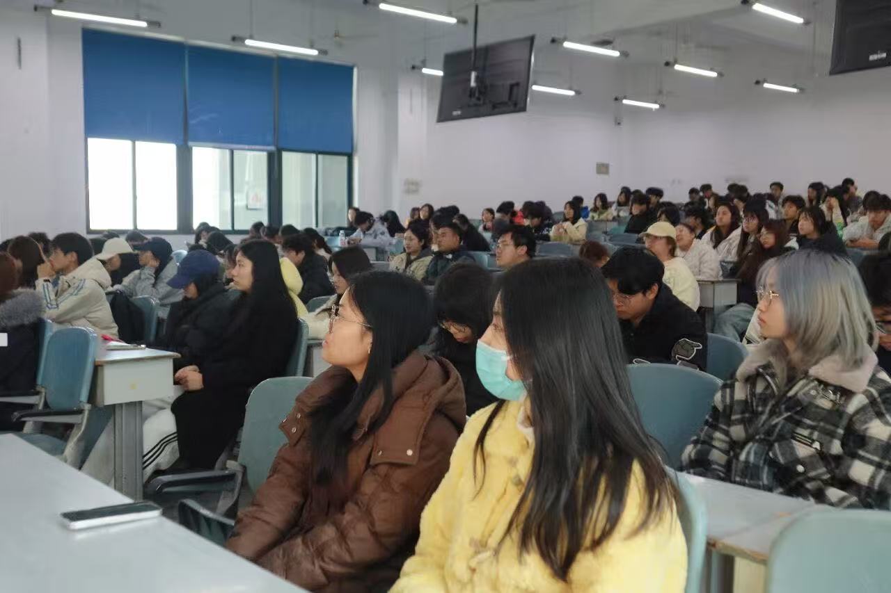 11.27设计艺术学院举行第六期“学生干部成长赋能计划”培训(3) 11.27设计艺术学院举行第六期“学生干部成长赋能计划”培训(3)