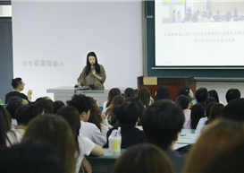 设计艺术学院2025级新生专业教育会顺利举行——为新生筑牢专业根基，明晰成长航向