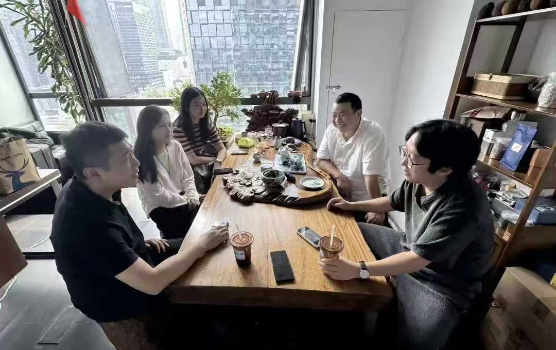 链接数字产业 重构设计课堂——设计艺术学院环境设计专业教师赴青林图文设计有限公司调研交流 (1) 链接数字产业 重构设计课堂——设计艺术学院环境设计专业教师赴青林图文设计有限公司调研交流 (1)
