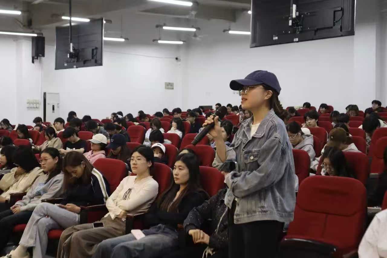 第21期艺术报告厅——优秀校友分享活动:坚守本心,从0到1再到0 (3) 第21期艺术报告厅——优秀校友分享活动:坚守本心,从0到1再到0 (3)