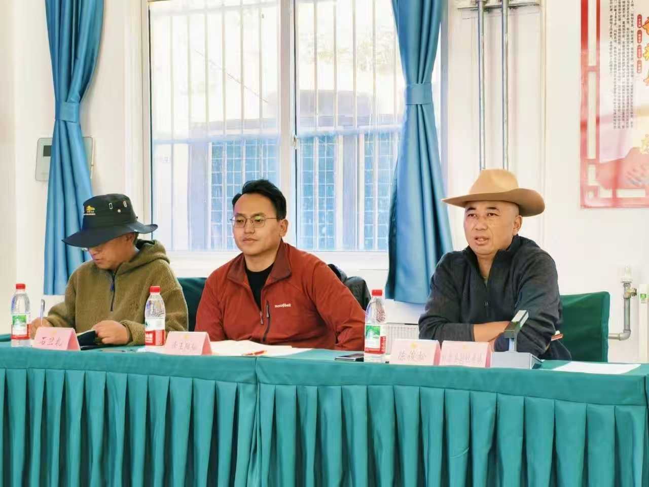 【一院一品】艺心赴高原 共建思政课|设计艺术学院赴红原县刷经寺镇共建思想政治教育实践基地 (3) 【一院一品】艺心赴高原 共建思政课|设计艺术学院赴红原县刷经寺镇共建思想政治教育实践基地 (3)