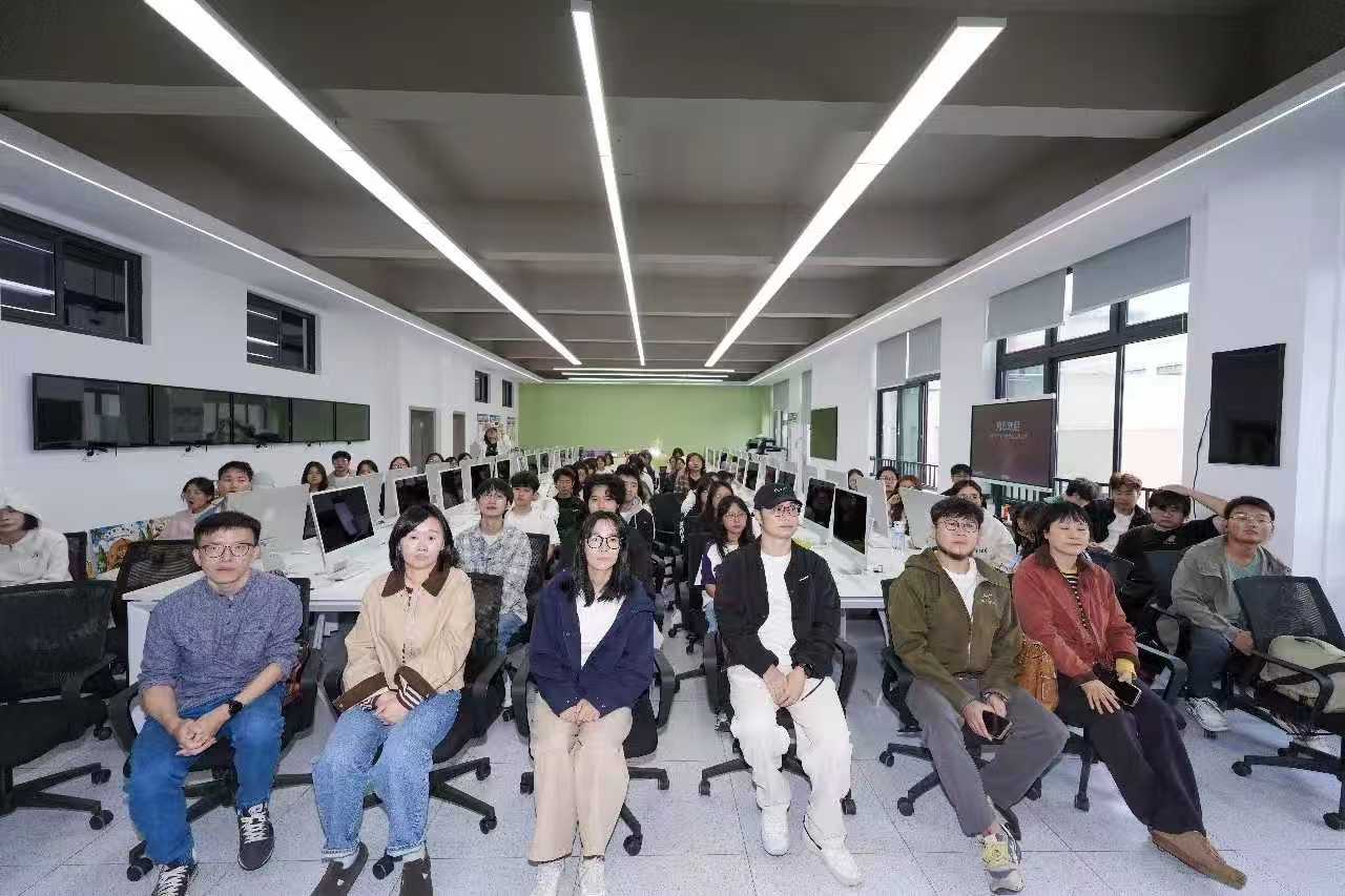【一院一品】瓷韵传新・设计赋能|大邑白瓷非遗宣讲走进成都银杏酒店管理学院,校企携手共促非遗创新发展 (2) 【一院一品】瓷韵传新・设计赋能|大邑白瓷非遗宣讲走进成都银杏酒店管理学院,校企携手共促非遗创新发展 (2)