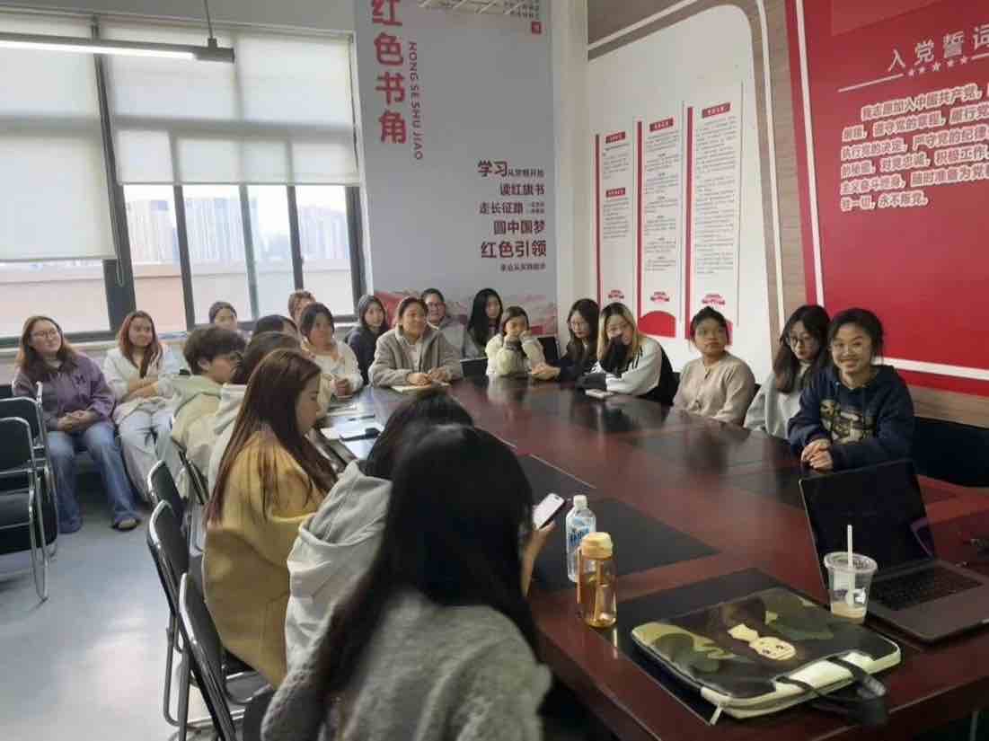 校企联动共赢未来：“小设会” 工作室以真实项目锻造设计人才3