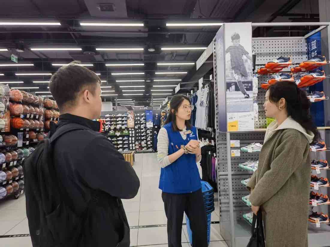 访企拓岗促就业  校企合作谋新篇——服装与服饰设计专业走访成都迪卡侬深化产教融合2