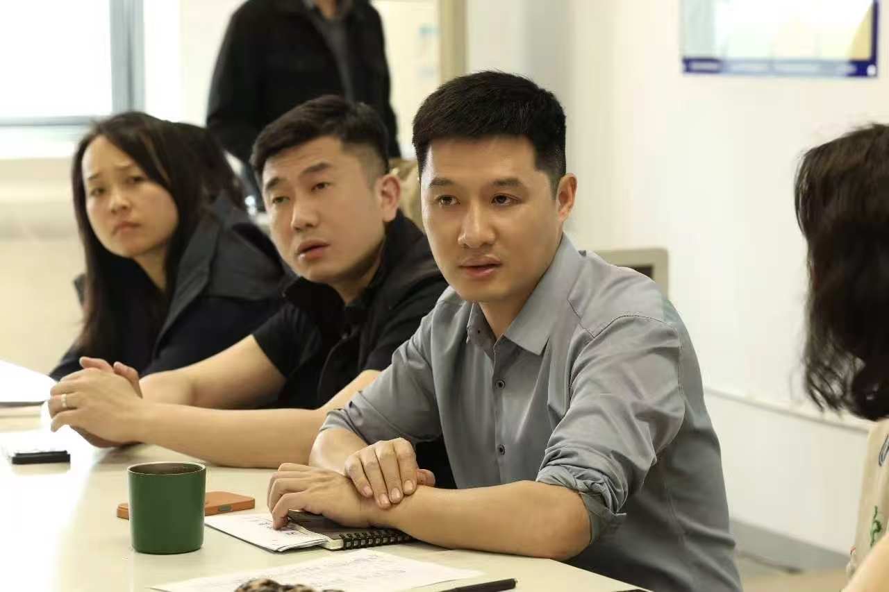 【艺心向党，创意铸魂】畅所欲言话心声，凝心聚力促发展——我院开展师生座谈会 (3)