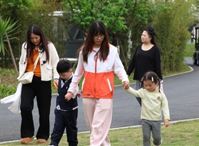 艺术赋能和美乡村：设计艺术学院赴蝴蝶村开展美育实践教学活动