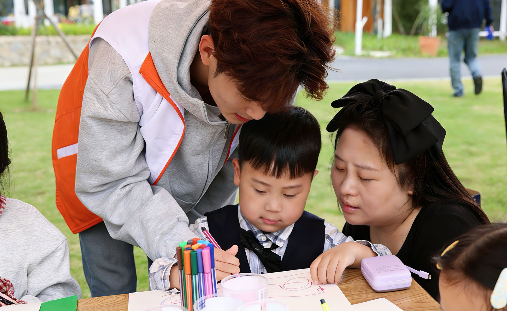 【艺实践】艺术赋能和美乡村：设计艺术学院赴蝴蝶村开展美育实践教学活动3