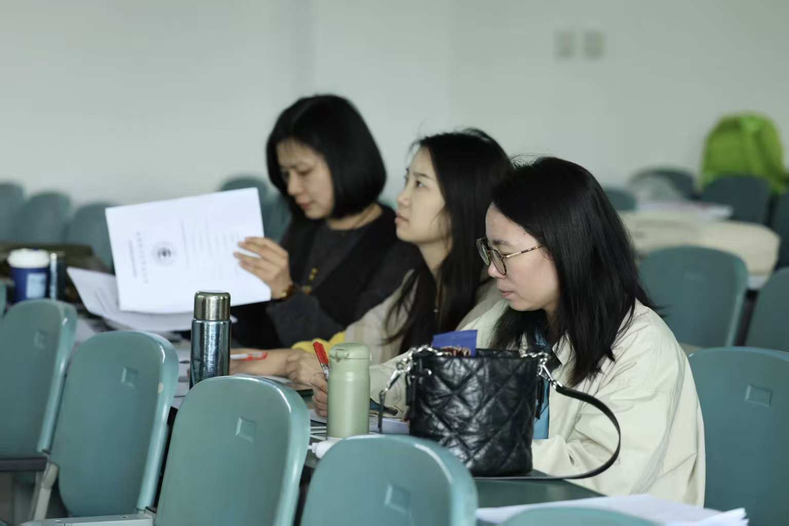 设计艺术学院2026届毕业设计答辩圆满落幕 (2)