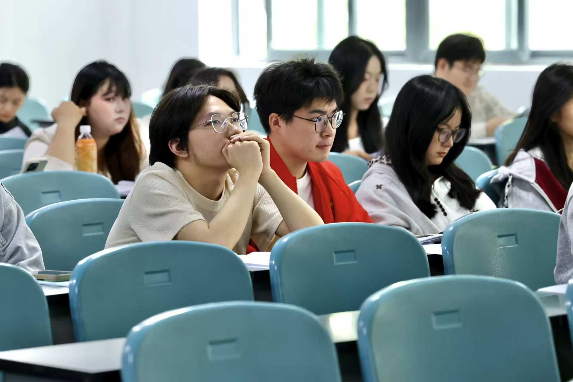 设计艺术学院2026届毕业设计答辩圆满落幕 (5)