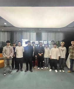 回访促深化 合作启新程——设计艺术学院赴成都黑格子科技有限公司开展校企合作回访调研