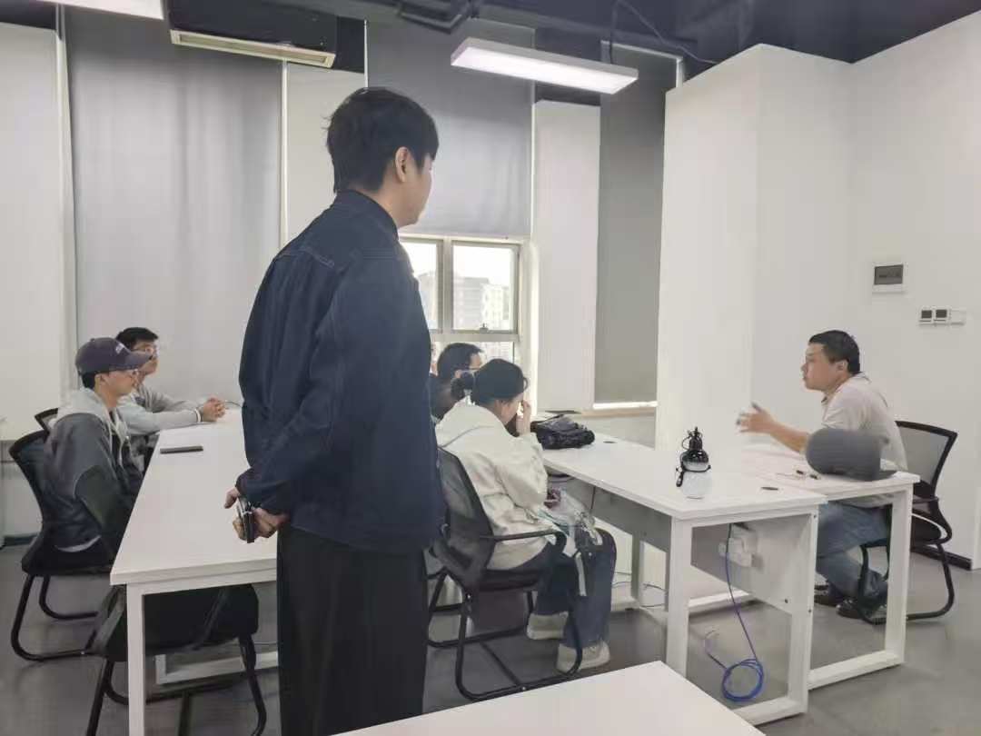 回访促深化 合作启新程——设计艺术学院赴成都黑格子科技有限公司开展校企合作回访调研 (3) 回访促深化 合作启新程——设计艺术学院赴成都黑格子科技有限公司开展校企合作回访调研 (3)