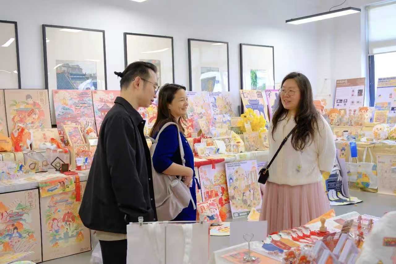以展促学 以展促就——设计艺术学院举办2026届毕业设计展,搭建校企对接新平台 (4) 以展促学 以展促就——设计艺术学院举办2026届毕业设计展,搭建校企对接新平台 (4)