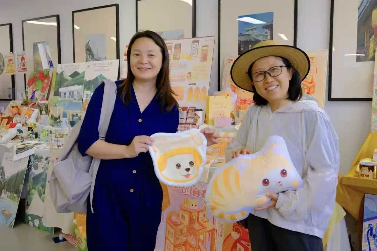 以展促学 以展促就——设计艺术学院举办2026届毕业设计展,搭建校企对接新平台 (5) 以展促学 以展促就——设计艺术学院举办2026届毕业设计展,搭建校企对接新平台 (5)