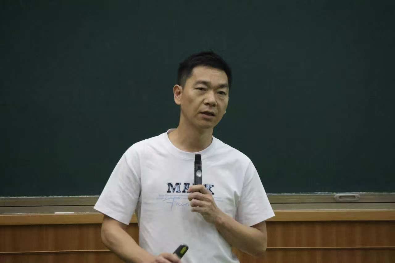 赋能AI 教学 驱动教研创新 —— 我院教师参加高校人工智能专题研修班 (1) 赋能AI 教学 驱动教研创新 —— 我院教师参加高校人工智能专题研修班 (1)
