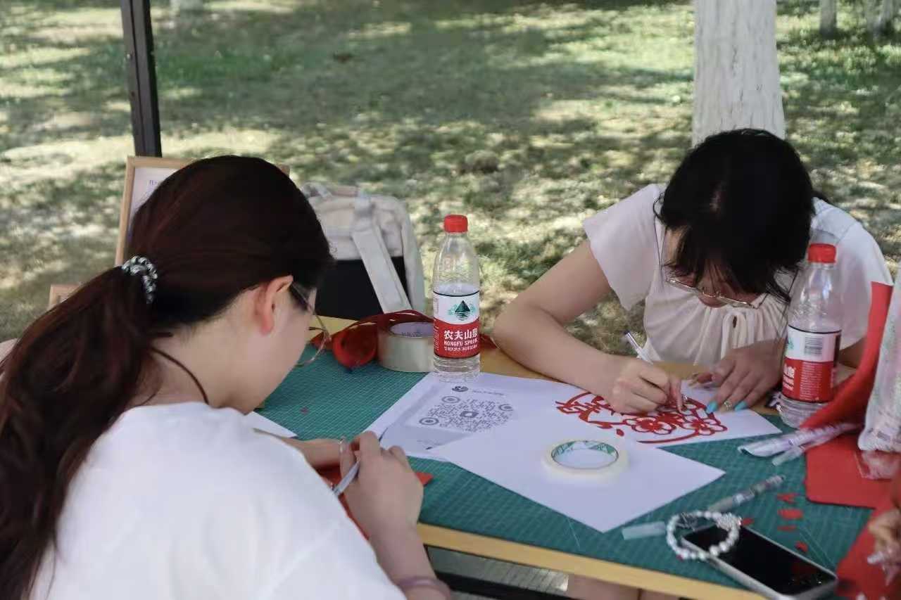 廉润匠心传文脉 党建领航护心安—— 设计艺术学院举办 525 心理健康活动 (3) 廉润匠心传文脉 党建领航护心安—— 设计艺术学院举办 525 心理健康活动 (3)