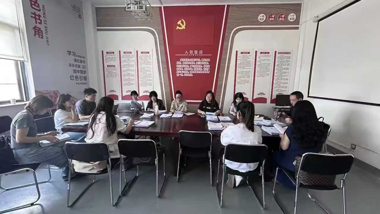 严把毕业关口  筑牢质量防线—— 设计艺术学院开展 2026 届毕业论文（设计）专项督查 (1)
