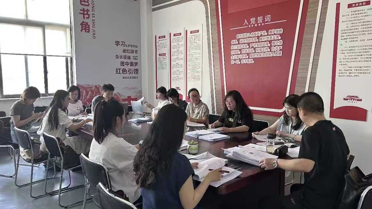严把毕业关口  筑牢质量防线—— 设计艺术学院开展 2026 届毕业论文（设计）专项督查 (2)