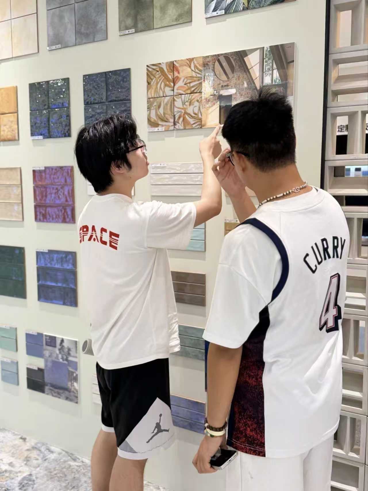以行促学强实践，知行合一赋设计—— 环境设计专业开展装饰材料市场调研 (1)