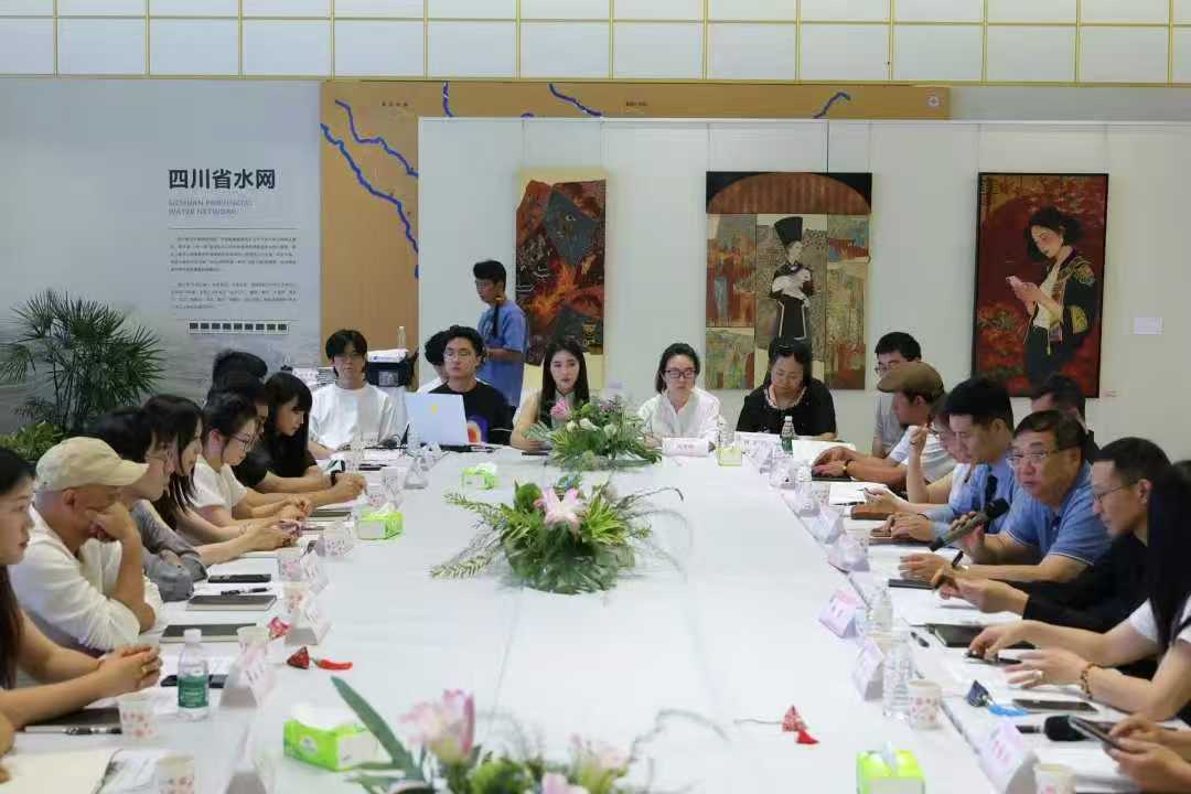 漆彩彝韵·跨界新生｜新时代彝族漆画创新设计作品展盛大启幕，千年彝漆焕发当代新生 (7)