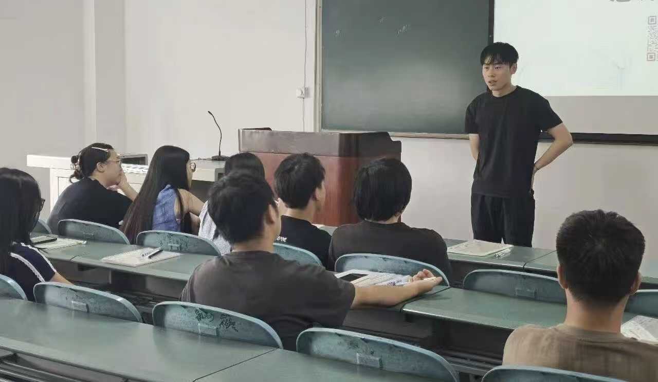暑假备考正当时 朋辈经验引航向——设计艺术学院举办考研暑期备考经验分享会 (4)