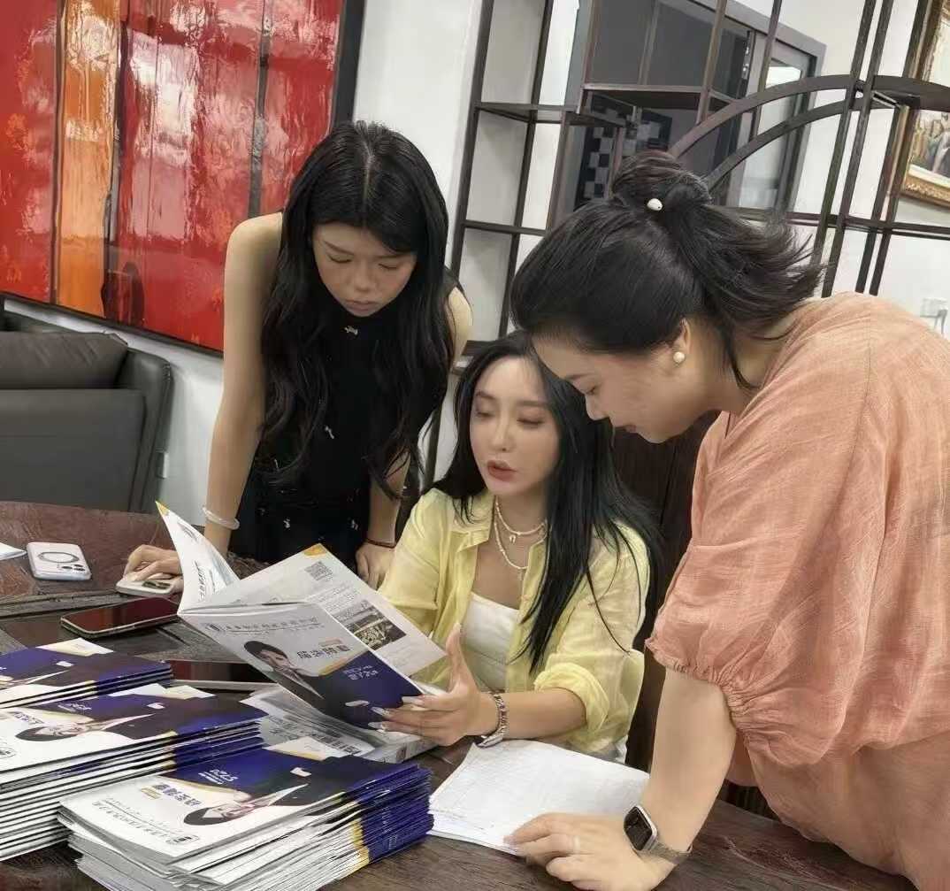 答疑解惑助学子——设计艺术学院赴西华美术学校万达校区开展招生宣讲工作 (1) 答疑解惑助学子——设计艺术学院赴西华美术学校万达校区开展招生宣讲工作 (1)
