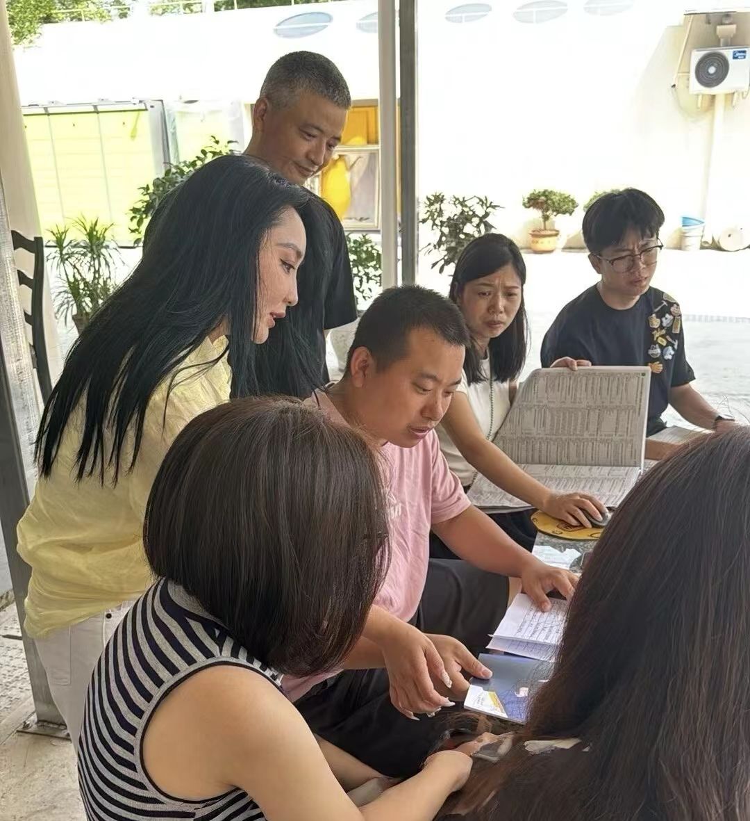 答疑解惑助学子——设计艺术学院赴西华美术学校万达校区开展招生宣讲工作 (3) 答疑解惑助学子——设计艺术学院赴西华美术学校万达校区开展招生宣讲工作 (3)