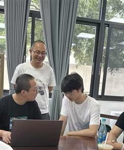 答疑解惑助学子——设计艺术学院赴西华美术学校万达校区开展招生宣讲工作