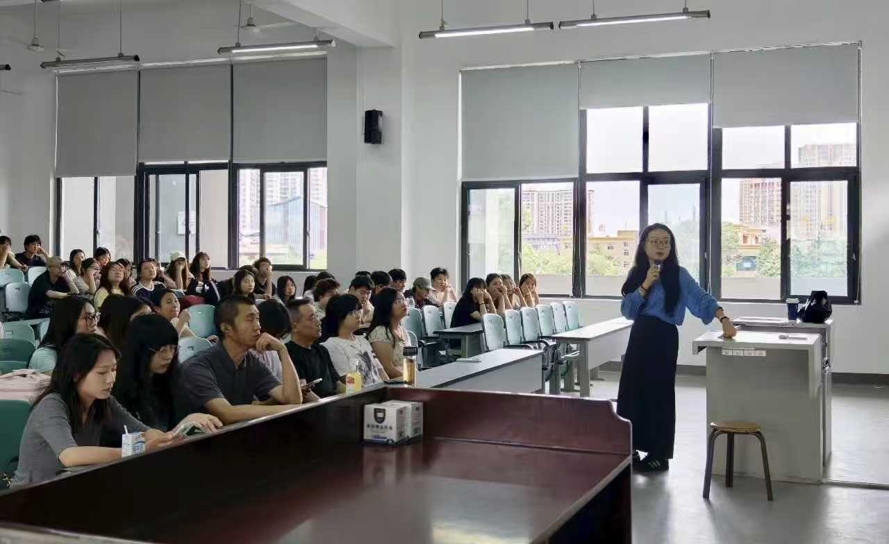 启航逐梦,蓄力毕设|2027 届数字媒体艺术专业毕业生见面会顺利召开 (1) 启航逐梦,蓄力毕设|2027 届数字媒体艺术专业毕业生见面会顺利召开 (1)