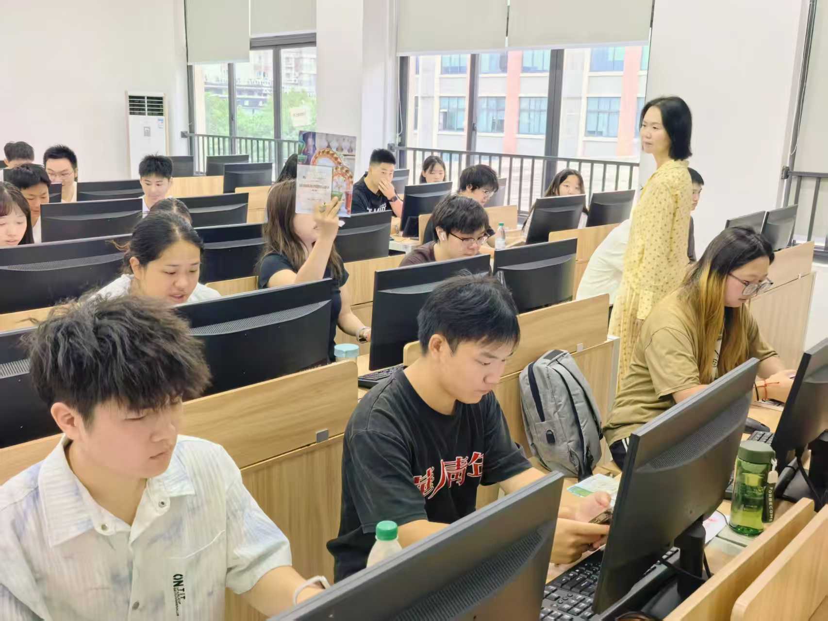 护航新学期,聚力新学风|设计艺术学院全面巡查开学第一课 (1) 护航新学期,聚力新学风|设计艺术学院全面巡查开学第一课 (1)
