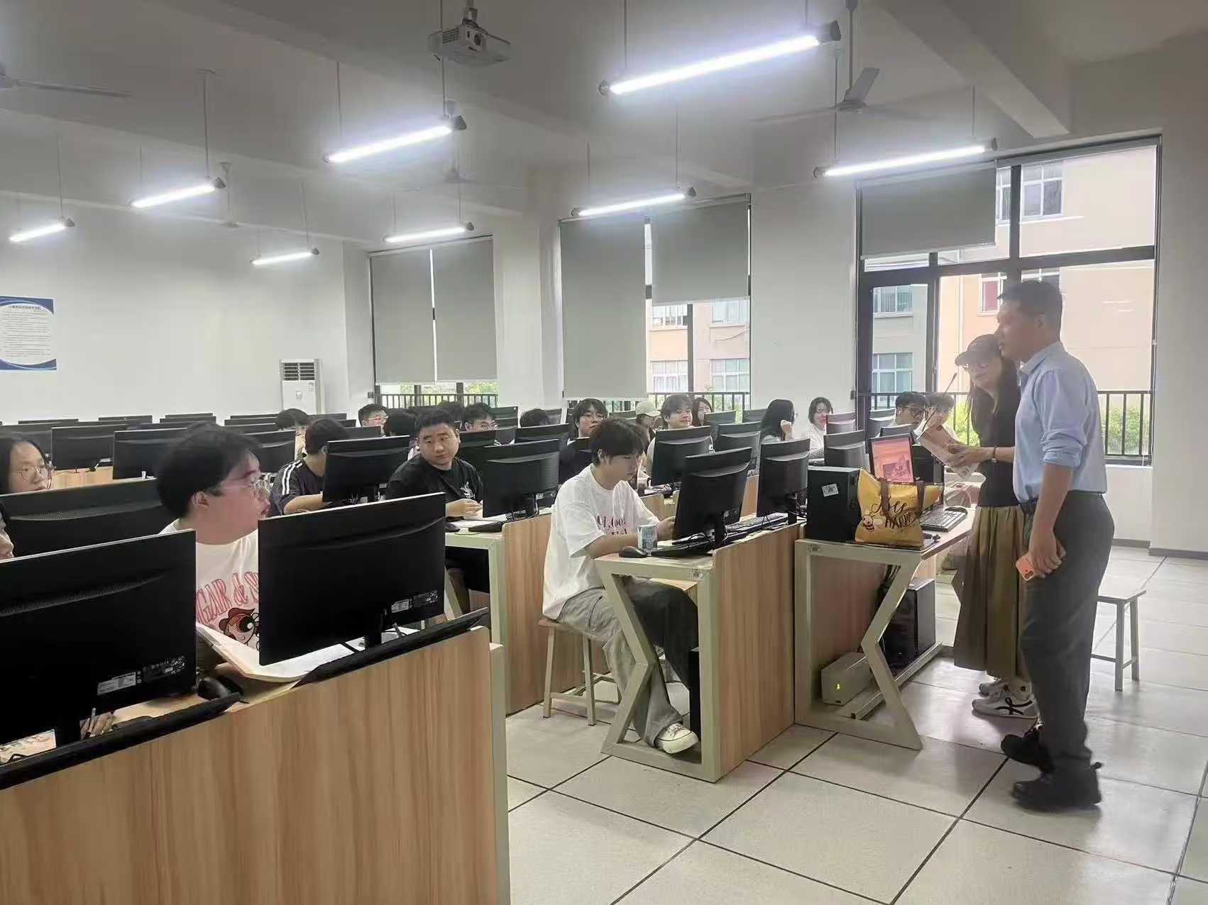 护航新学期,聚力新学风|设计艺术学院全面巡查开学第一课 (2) 护航新学期,聚力新学风|设计艺术学院全面巡查开学第一课 (2)
