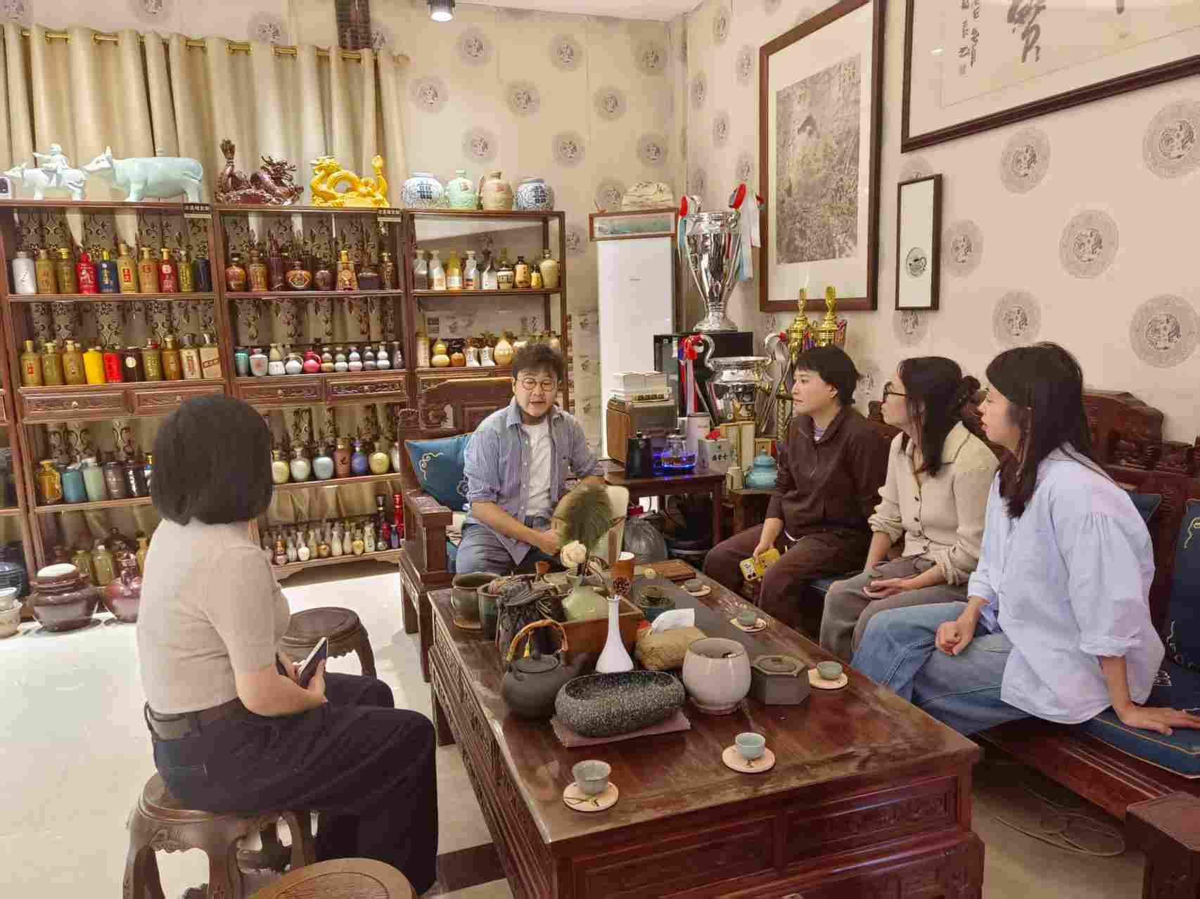 【访企拓岗】设计艺术学院赴成都久久陶瓷有限公司开展校企合作调研 (1) 【访企拓岗】设计艺术学院赴成都久久陶瓷有限公司开展校企合作调研 (1)