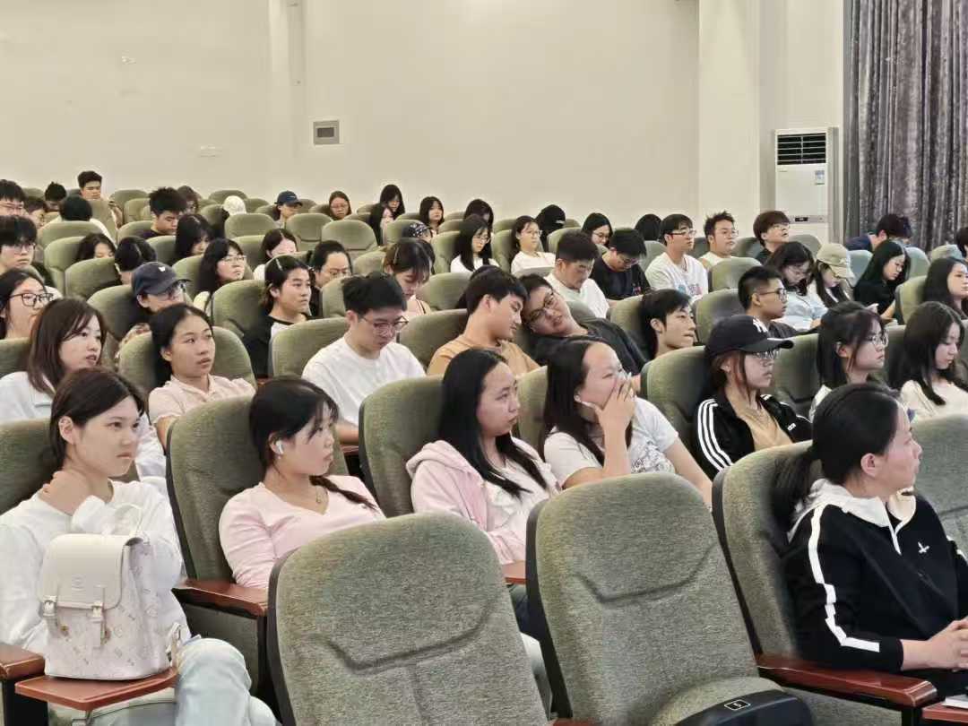 设计艺术学院携手成都理工大学共助2027届学子研途筑梦 (4) 设计艺术学院携手成都理工大学共助2027届学子研途筑梦 (4)