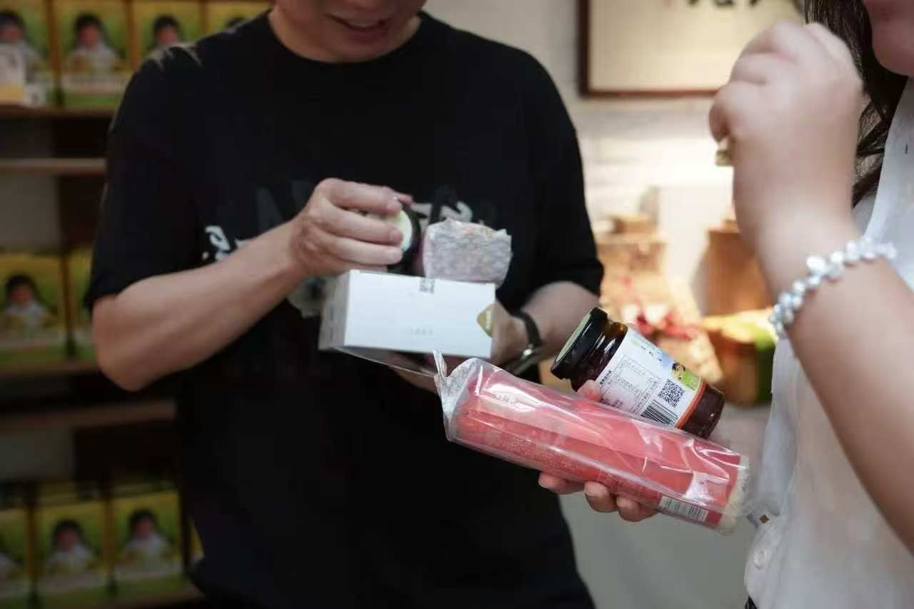深化校企教研融合 赋能实践育人新模式——我院深入企业走访对接真实项目毕业设计选题 (3) 深化校企教研融合 赋能实践育人新模式——我院深入企业走访对接真实项目毕业设计选题 (3)