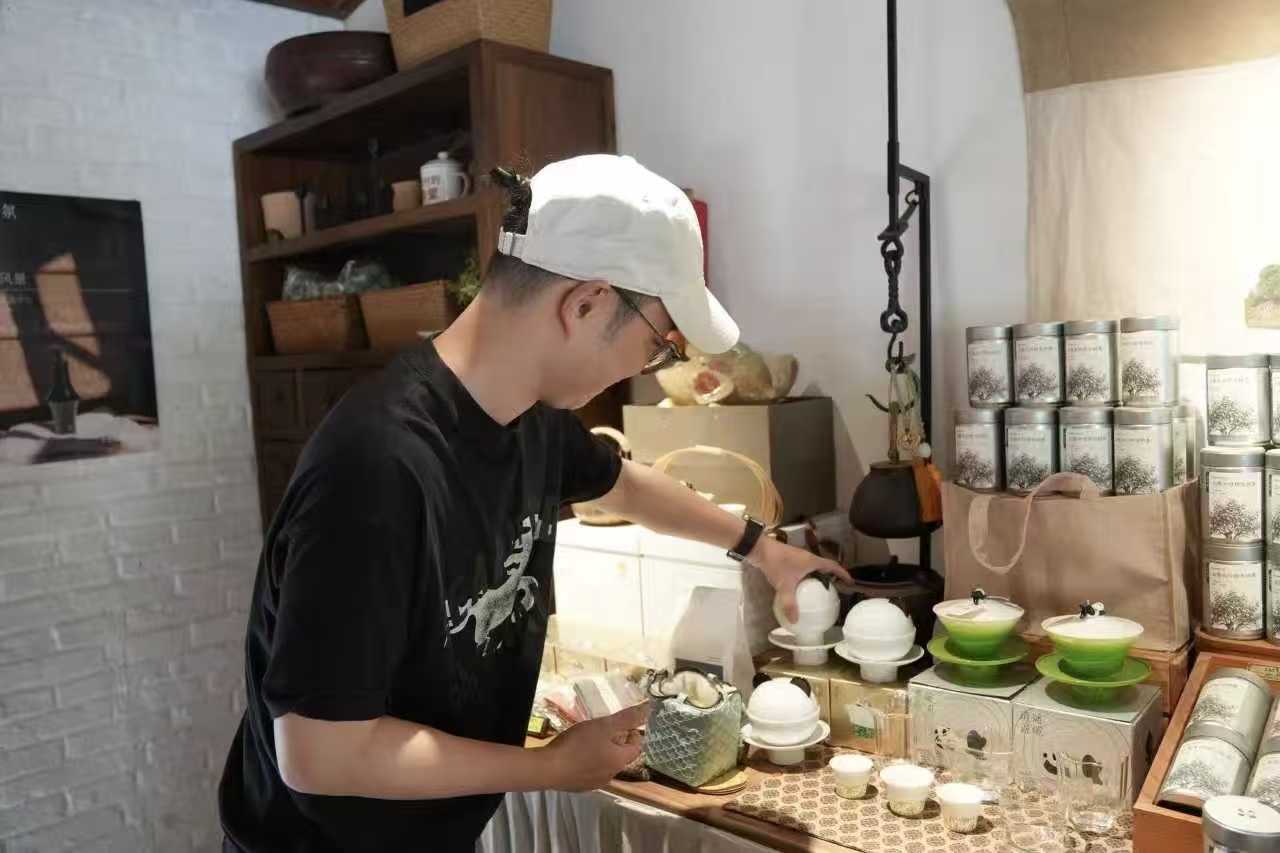 深化校企教研融合 赋能实践育人新模式——我院深入企业走访对接真实项目毕业设计选题 (5) 深化校企教研融合 赋能实践育人新模式——我院深入企业走访对接真实项目毕业设计选题 (5)
